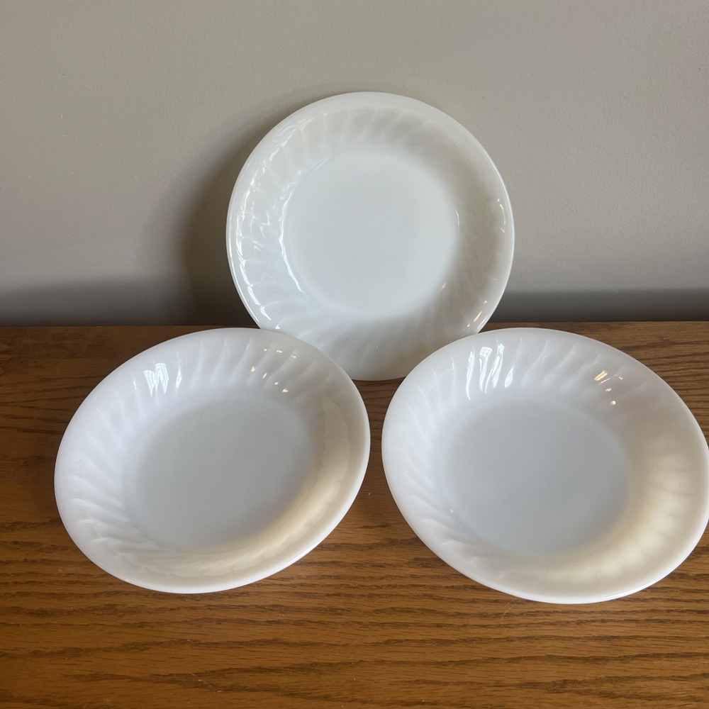 Vintage Anchor Hocking Fire King Dinnerware Swirl Bowl USA ~7.75" Milk Glass